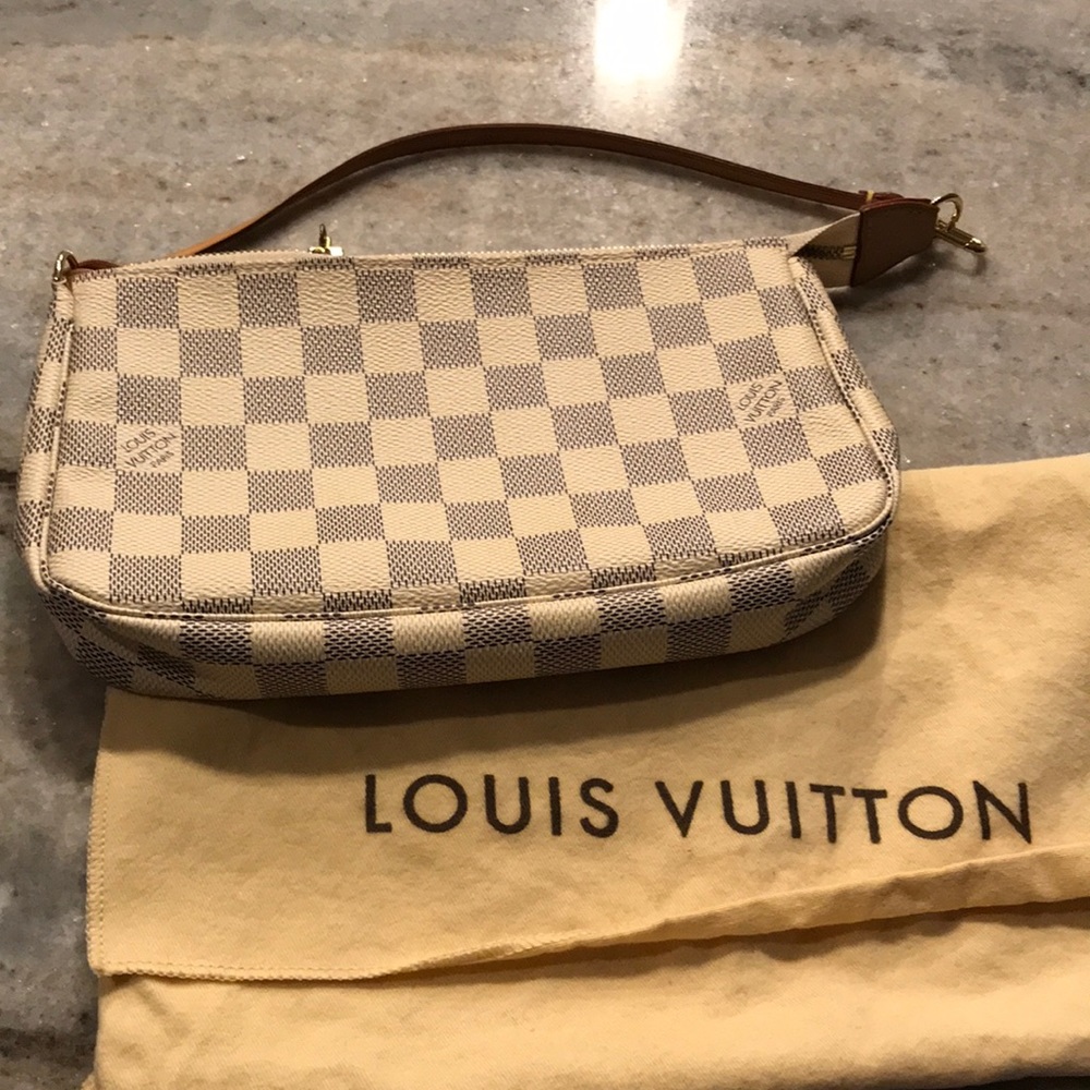 Louis Vuitton Pochette Accessoires In Damier Azur